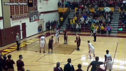 Panier de l'année : Il rentre le shoot au buzzer de la gagne depuis son propre panier - Basket