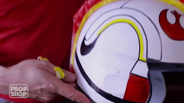 Fabriquer son casque de pilote de X-Wing de Star Wars The Force Awakens
