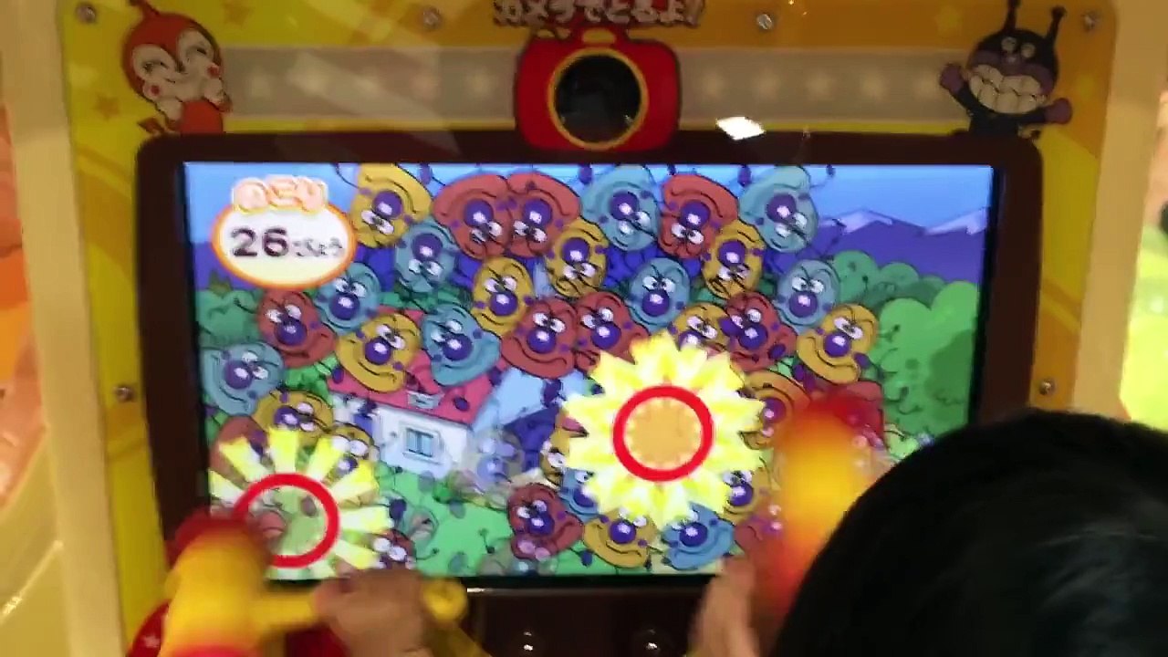 子供達とアンパンマンクレーンゲーム/My Kids and I play the Anpanman Crane Game!