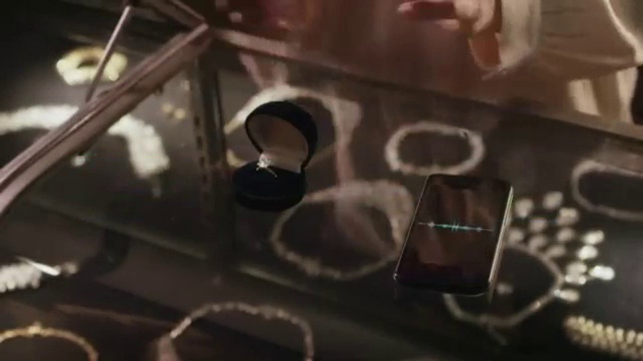 We are social pour Hello Bank - «Si mon mobile parlait: la bague» - décembre 2015