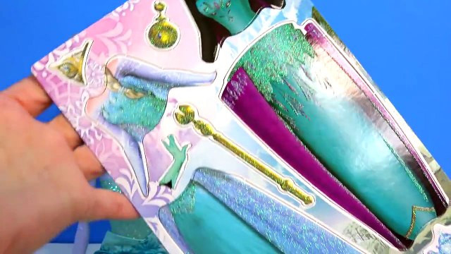 Queen ELSA Wooden Doll Disney Frozen Movie Wood Dress Up Outfits Activity Book Playset Toy