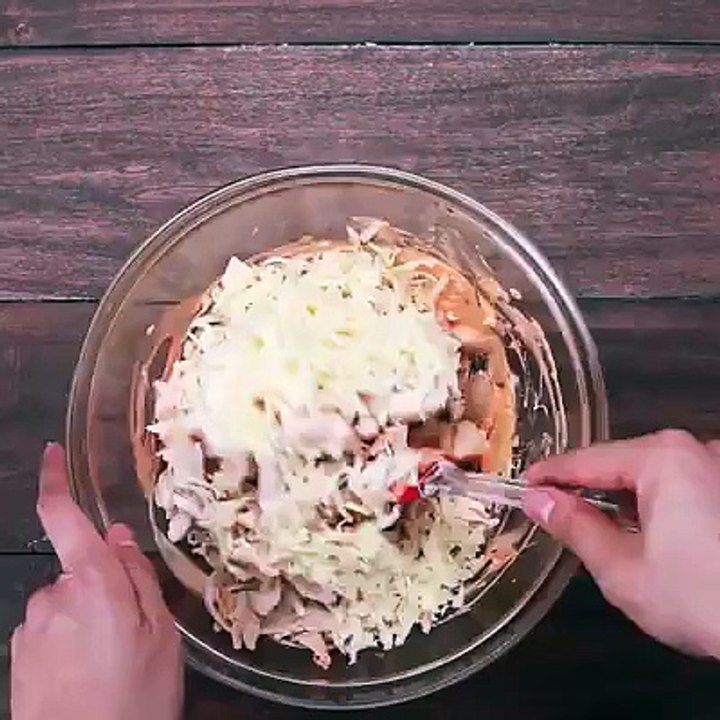 Cheesy Buffalo Chicken Ring