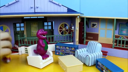 Barney & Friends Schoolhouse Playset Disney Pixar Cars Lightning McQueen & Mater crash into Barney
