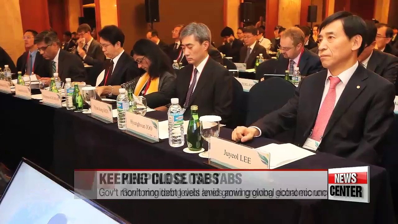 BOK chief urges financial authorities to monitor debt level