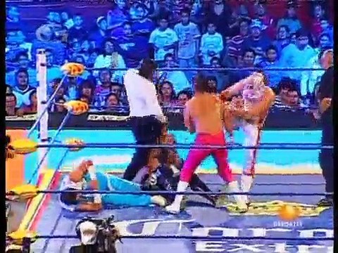 02 El Elegido, Laredo & Relampago vs. Alan, Chris Stone & Decnnis
