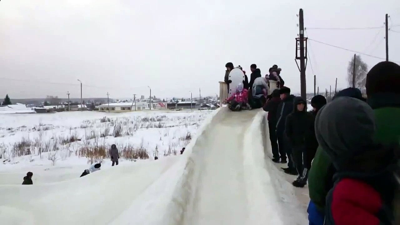 Горка в Тюмени _ Snow hill for children in Russia