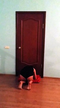 Демонстрация ширшасаны/Demonstration headstand