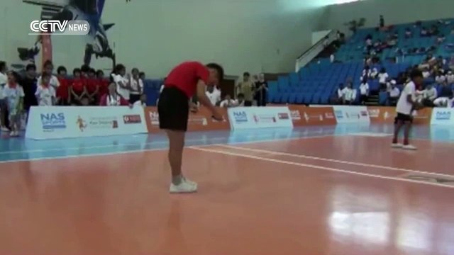Un écolier chinois époustoufle le jury du championnat du monde inter-écoles de saut à la corde
