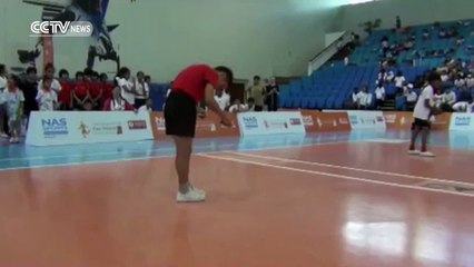 Un écolier chinois époustoufle le jury du championnat du monde inter-écoles de saut à la corde