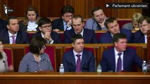 Une bagarre éclate entre des députés pro-occidentaux au Parlement ukrainien