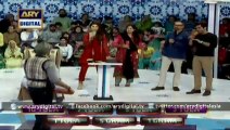 A family won 10 tola gold in Jeeto Pakistan