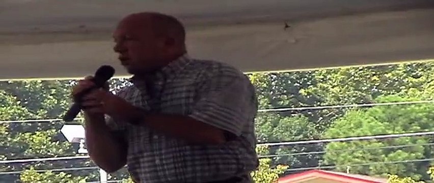 Danny McCorkle sings 'Return To Sender' Elvis Week 2004