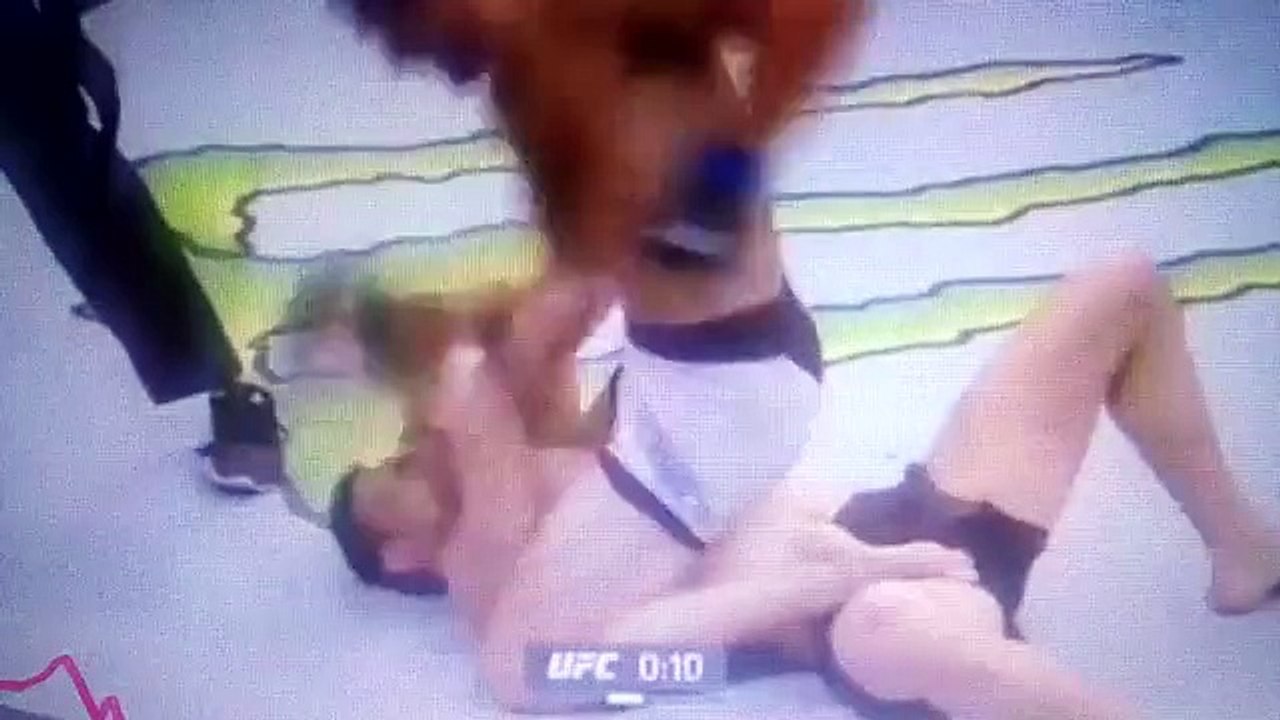UFC 194 Luke Rockhold wins Chris Weidman  vs Luke Rockhold