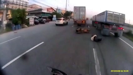 Его спасли ангелы! Смотри!