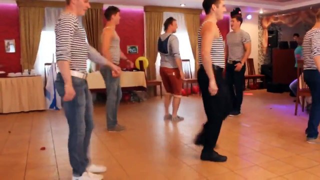 Русский ответ лезгинке. Русские парни зажгли