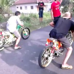 Kompilasi Kejadian Lucu Setting Motor Balapan Liar