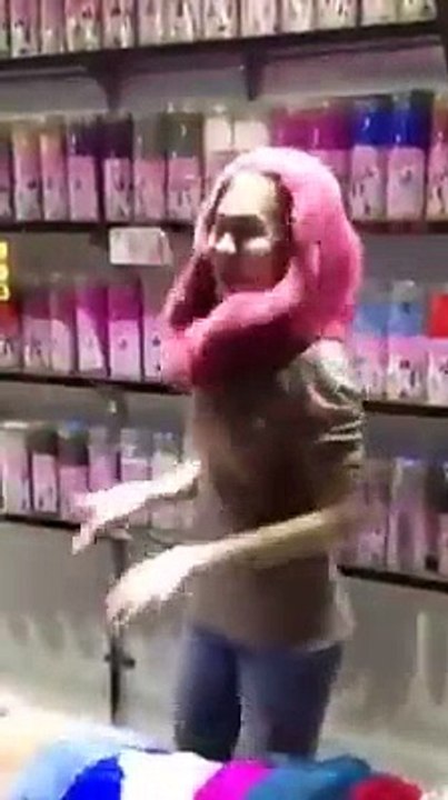 AMAZING WOMEN WITH AMAZING FUN !