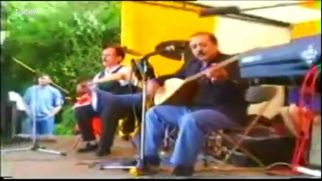 Neşet Ertaş Kenardan Geçeyim Yol Sizin Olsun