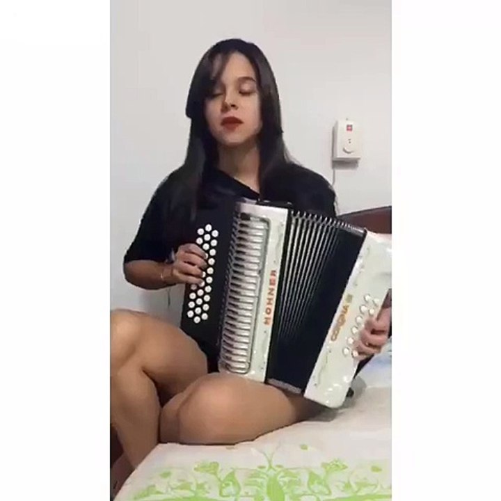 El Vallenato _ Brazil Girl