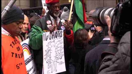 Familiares del joven negro de Chicago piden justicia y cambios en la policía