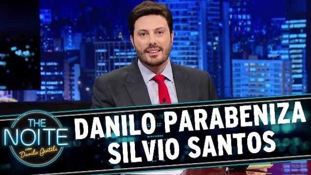 Danilo e elenco parabenizam Silvio Santos