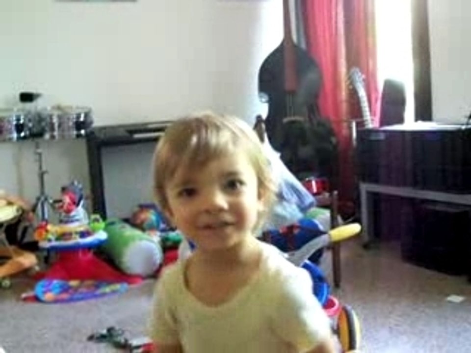 Tom finit les chansons 100_7539