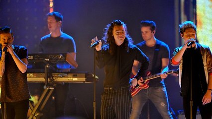 One Direction Perform ''Drag Me Down'' at 2015 BBC Music Awards