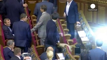 Kormánypárt képviselők verekedtek egymással az ukrán parlamentben