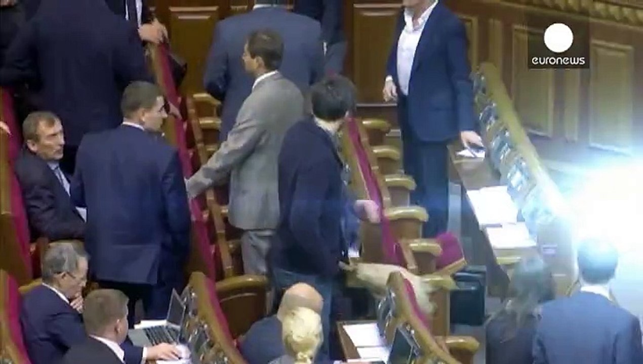 Kormánypárt képviselők verekedtek egymással az ukrán parlamentben