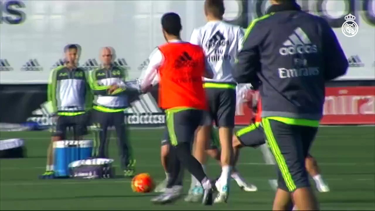 Real Madrid C.F. Incredible skills and goals at training 11.12.2015