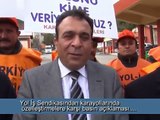 Yol İş Sendikası üyeleri Karayolları Şube Şefliği önünde basın açıklaması yaptı.