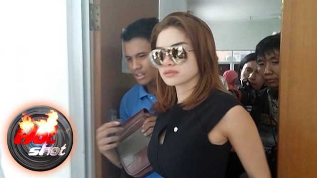 Nikita Mirzani Terjerat Kasus Prostitusi - Hot Shot 12 Desember 2015