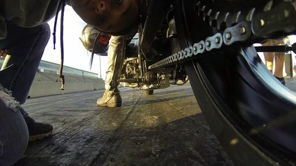 Déformation d'une chaine de moto à l'accélération