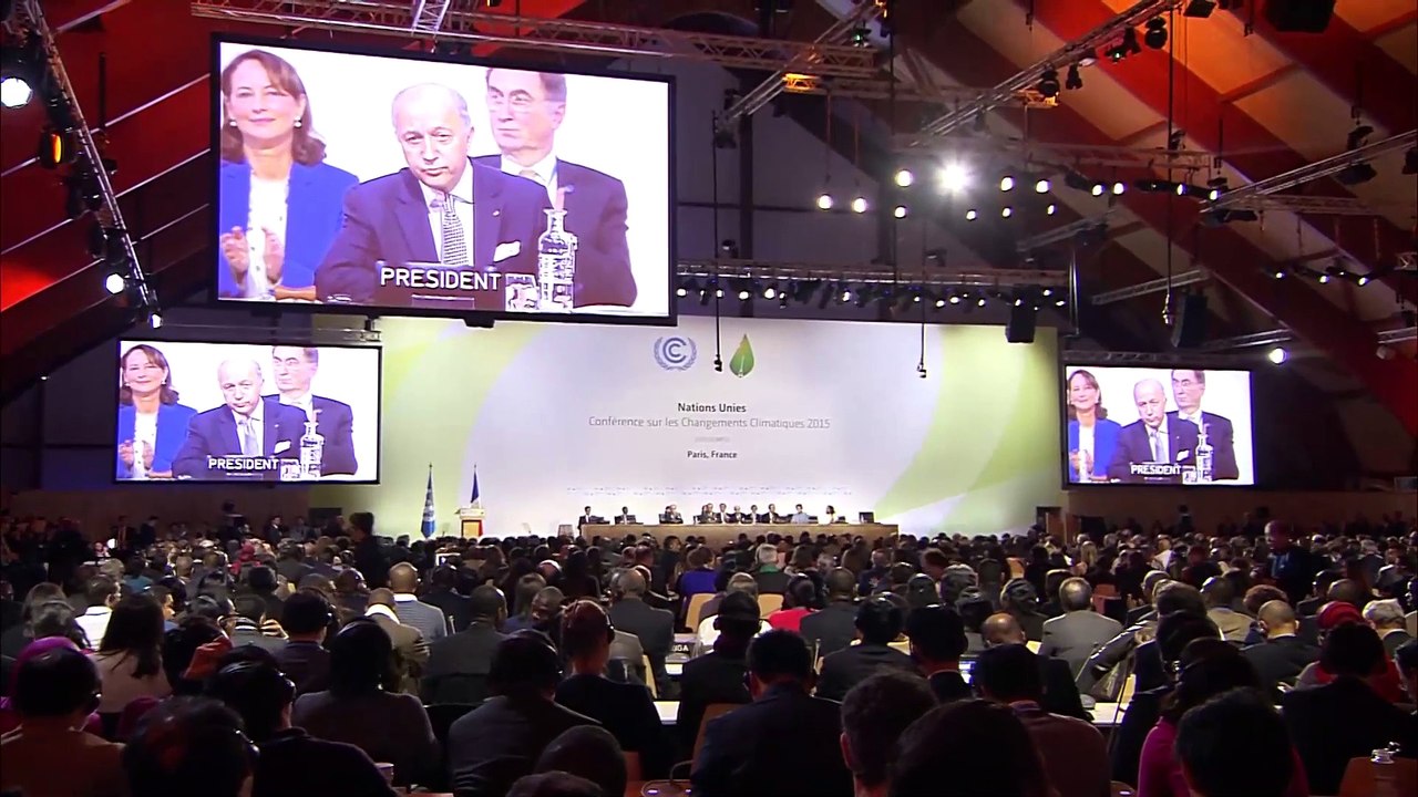 COP21 : Fabius présente un texte "nécessairement équilibré"