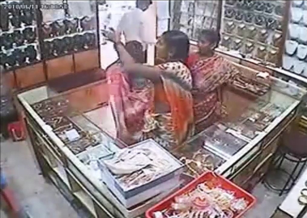 Daylight Robbery in Jewellery Shop at Kerala
