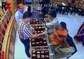 A very clever women thief