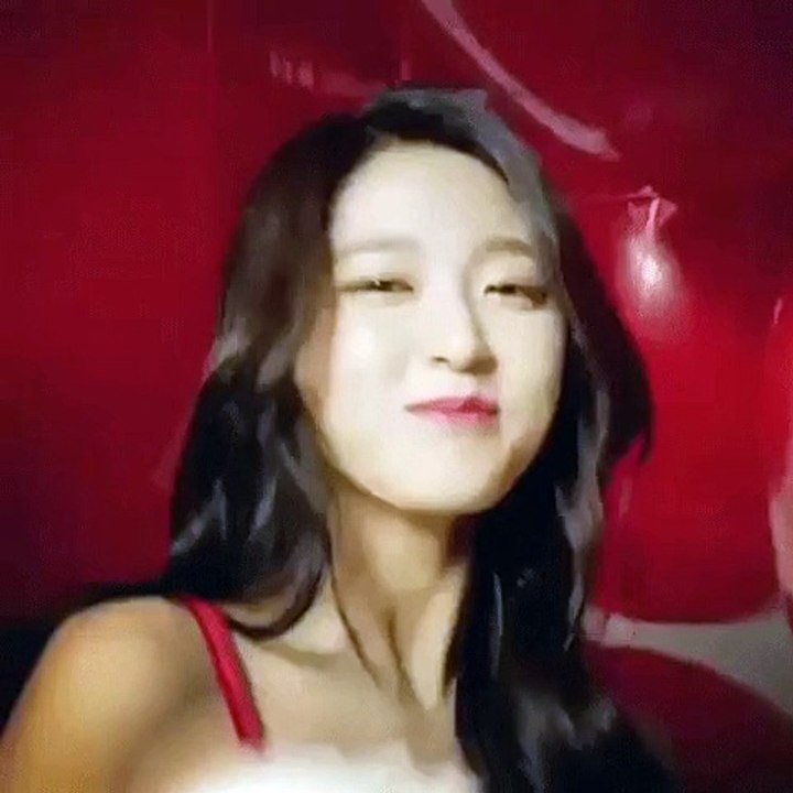 산타 설현 #1