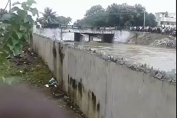 Chennai Flood - Bridge got Broken in Avadi Poonamallee Higways - Media Directory -