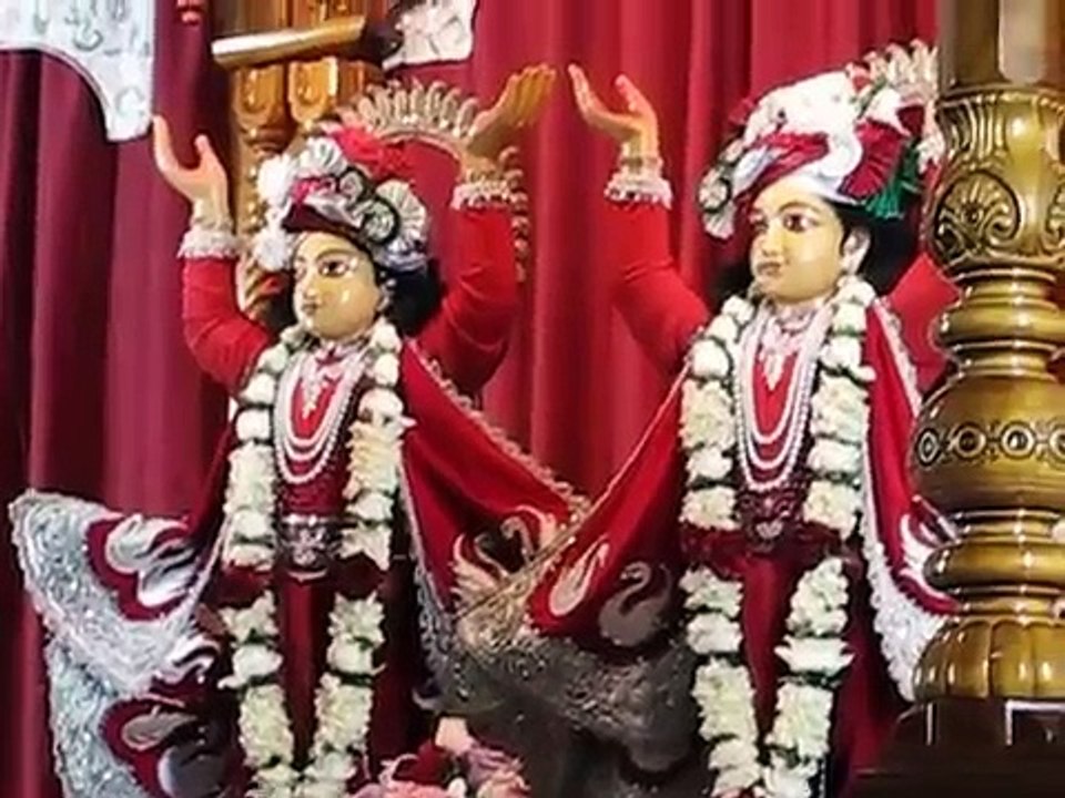 Wonderful evening kirtan. (H.M.Vraja Gopal d.)
