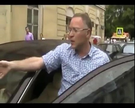 Вот как блатной отхватил по морде от простого парня!