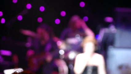 Zuhal Olcay - İyisin, Bursa Konseri / (M.A.D)