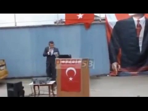 Rize'de Bağımsız Belediye Başkan Adayı ve Onu Dinlemeye Gelen Müthiş Kalabalık
