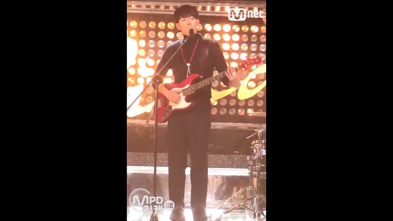 [MPD직캠] 씨엔블루 정신 직캠 신데렐라 Cinderella jung shin Fancam @엠카운트다운_150917