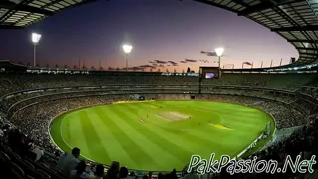AB de Villiers takes an amazing catch