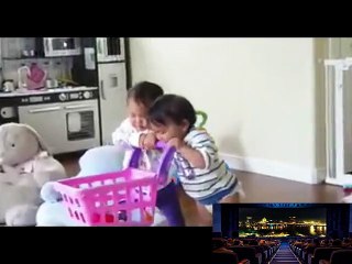 مصارعة اطفال هتموت من الضحك