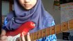 So talented Muslim girl plays heavy metal guitar song like a genius - Copie