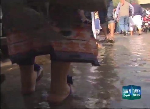 Karachi’s major thoroughfare still submerged after water pipeline burst