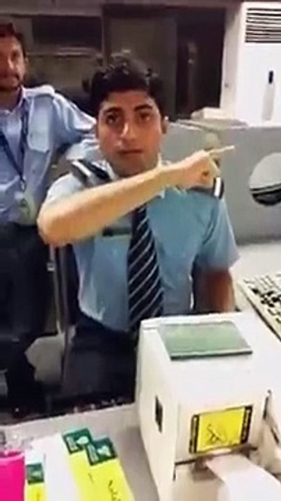 Watch How Govt Collecting Tax From Overseas Pakistanis on Airport, Exclusive Video