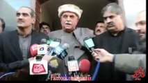 کوئٹہ ۔وفاقی وزیر اور پاکستان مسلم ن کے رہنماء خواجہ سعد رفیق کی قیادت میں وفدسے ملاقات کے بعد محمود خان أچکزئ میڈیا کے نمائندوں سے بات چیت کررہے ہیں