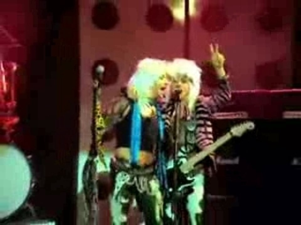 Red Hot Chili Peppers - Dani California